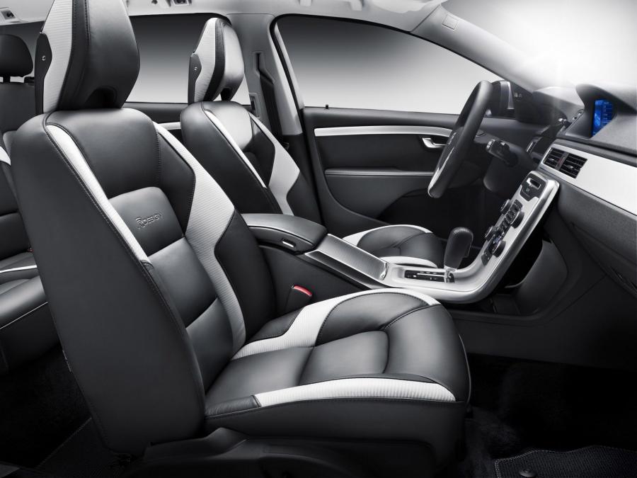  Volvo V70 R-Design 2011 года  (фото 5 из 23)